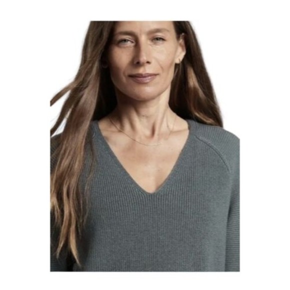 Athleta Hanover V Neck Sweater Womens Size M Merino Wool Blend Gray Oversized - Picture 4 of 13